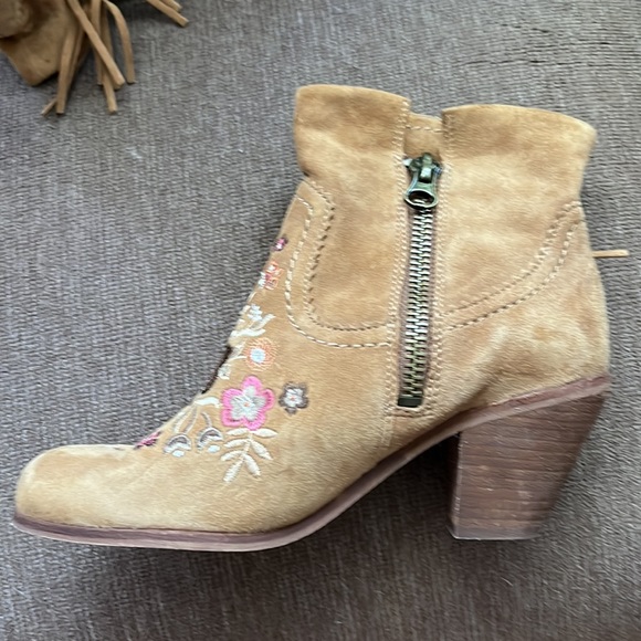 Sam Edelman Leti Suede Fringe ankle boots with embroidered detail, Size 7.5 - Picture 12 of 12